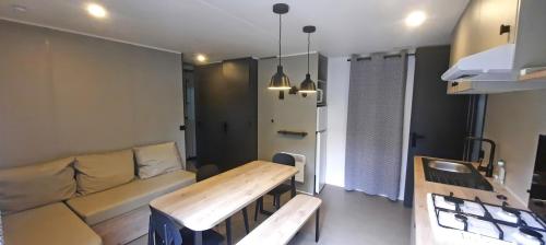 location mobil home Agora coin sejour et cuisine